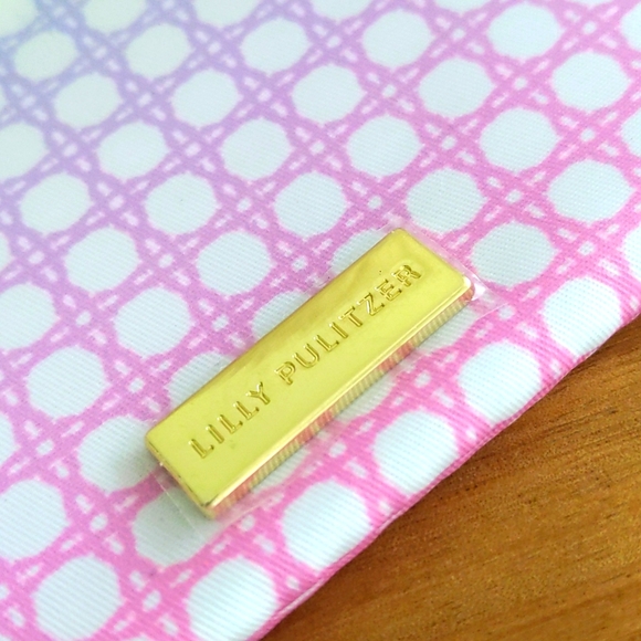 Lilly Pulitzer 🔥 NWT 🔥 ID card with gold hardware. Keychain. NEVER USED! - Picture 3 of 9